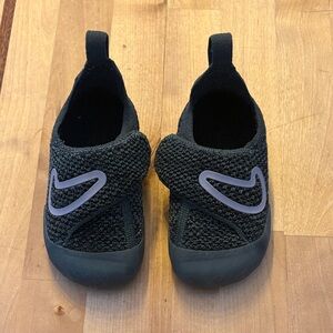 Nike Kids Green Slip-On Sneakers